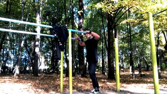 НАКАЧАЙ БОЛЬШИЕ РУКИ ЗА 10 МИНУТ НА ТУРНИКЕ И БРУСЬЯХ (СУПЕР-СЕТ СО СВОИМ ВЕСОМ ТЕЛА!) ★ смотреть онлайн