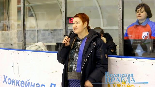 В Марий Эл в ледовом комплексе «Ариада» состоялся предновогодний хоккейный турнир среди юношей смотреть онлайн