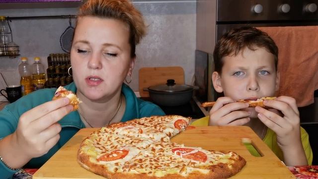 Мукбанг Хот-Дог Шикарная Сосиска, Пицца картофельная