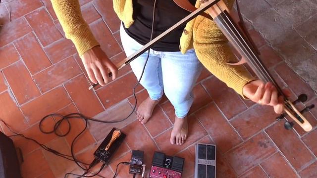 Improvising with my Electric Violin, Octave Pedal Boss OC-3 and Looper pedal RC-30 смотреть онлайн