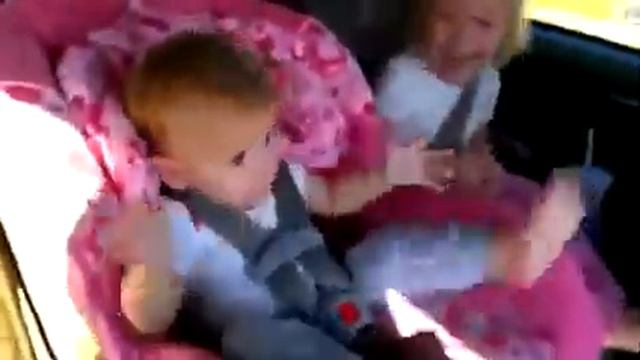 Ребенок Gangnam Style танцует прикол смотреть онлайн