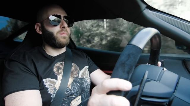1000+ л.с. McLaren VS быстрейший BMW. Спорткар VS мотоцикл смотреть онлайн