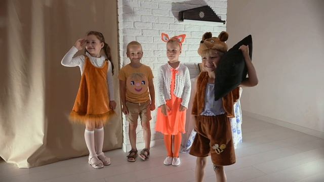 Сказка "Колобок" от гимназии Зёрнышки смотреть онлайн