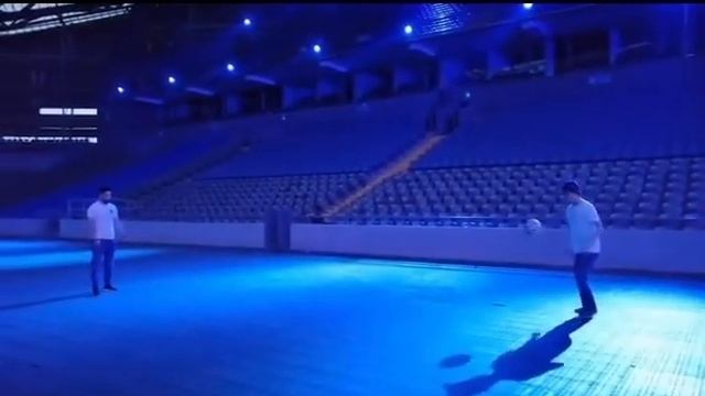DIMASH Jugando un rato al Fútbol! 2019 смотреть онлайн
