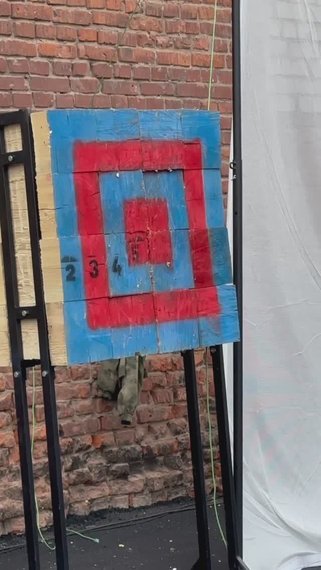 Аттракцион "Метание ножей"