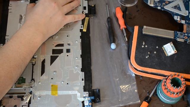 не работает частично клавиатура на ноутбуке acer e5-571g. замена клавиатуры смотреть онлайн