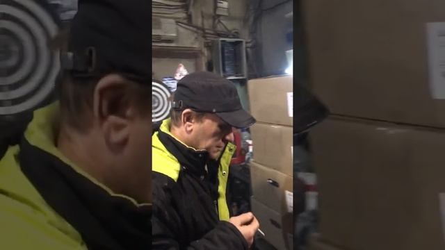 Что тяжелее 1кг. пуха или 1кг. железа!Прикол! смотреть онлайн
