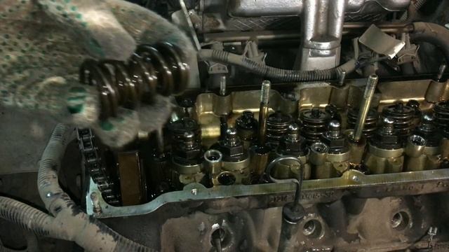 NIVA Chevrolet - Замена маслосъёмных колпачков. смотреть онлайн