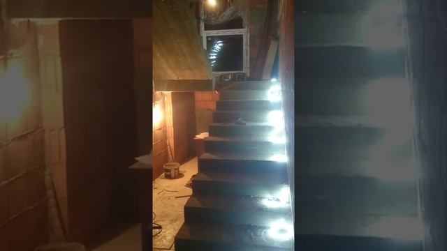 Подсветка лестницы, каждой ступеньки с датчиком движения смотреть онлайн