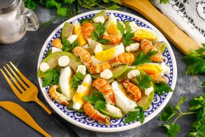 Салат с раковыми шейками и авокадо!.mp4