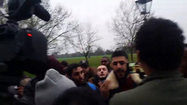 Ali Dawah Owns Gary Google And Sa Ra Speakers Corner MUSLIMS WORSHIP MOON AND STAR??