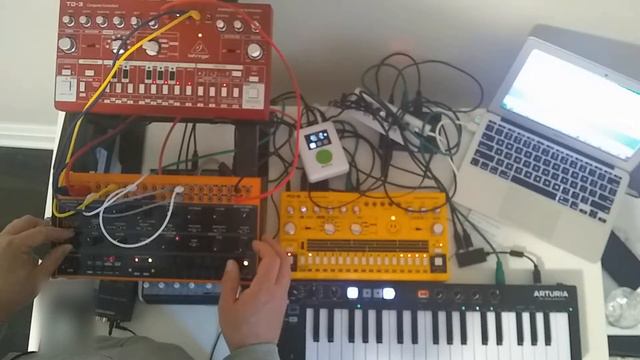 POLYPHONY JAM Arturia KeyStep 37 Behringer RD-6 Crave TD-3 MidiPlus MiniEngine Pro смотреть онлайн