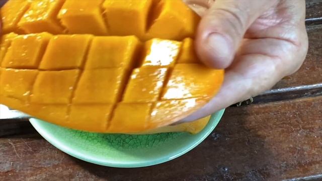 Самый простой и быстрый способ очистить красиво манго 4K Video смотреть онлайн