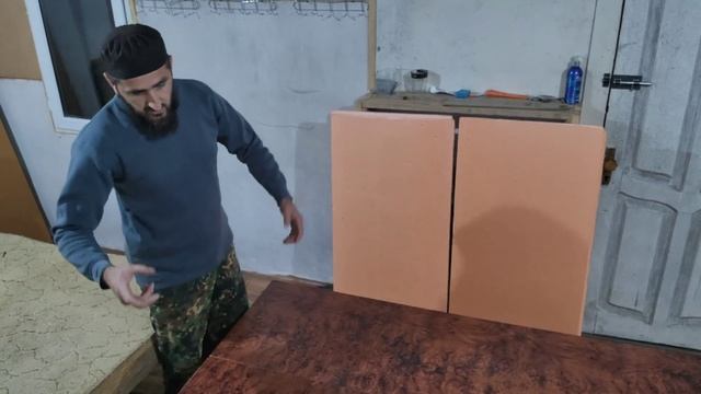 Стол из подручных материалов для домика в горах смотреть онлайн