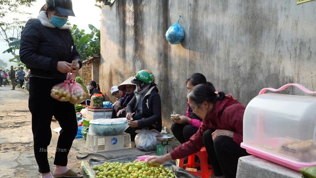 Enjoy happiness with Husband. The delicious taste of the first apples of the season смотреть онлайн