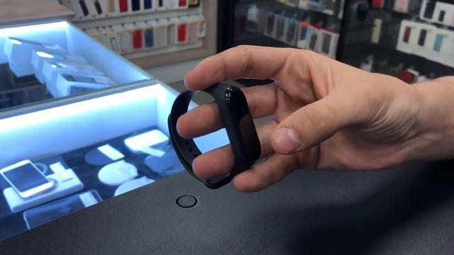 Xiaomi Mi Band 4 обзор. Сравнение с Mi Band 3. Стоит ли покупать Ми бенд 4?