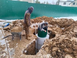 Кессон из бетонных колец, демонтаж. Обустройство скважины на воду с кессоном полипропилен.