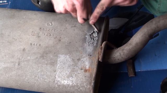 •Ford Fiesta Mk1 : Réparation du silencieux смотреть онлайн
