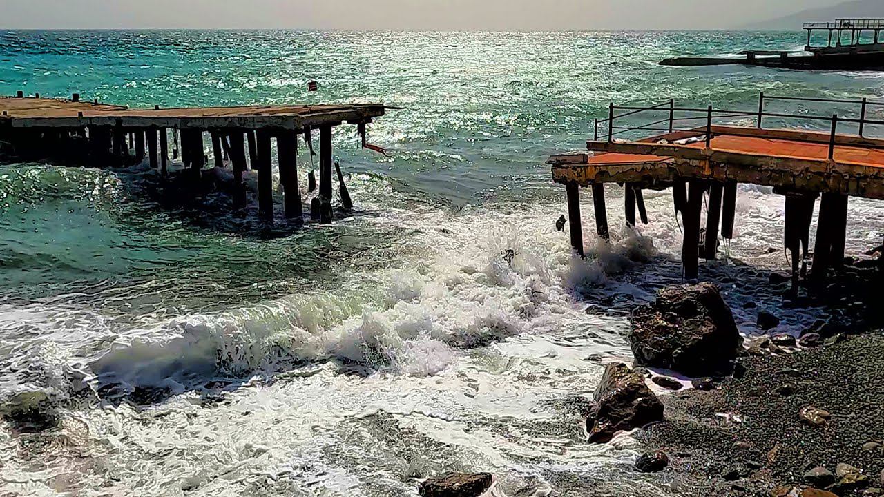 ШТОРМ в Крыму СМЫЛ ПРИЧАЛ. Что ТВОРИТ ПОГОДА. Жара бьёт рекорды. Большая ЯЛТА зачем сюда ехать. смотреть онлайн