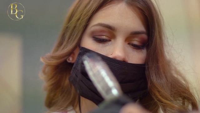Анастасия Бузова. Мастер салона красоты Beauty Gallery. смотреть онлайн