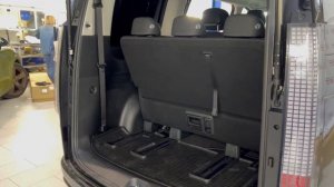 Hyundai Staria - перемещаем сидения по салону и увеличиваем угол наклона сидений