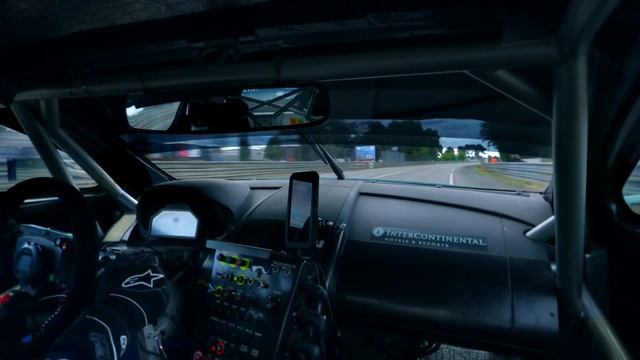 Onboard: The Le Mans winning Aston Martin DBR9 - HQ V12 sound смотреть онлайн