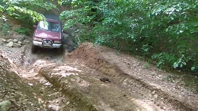 Kia sportage1 на 31 колесах внедорожье в лесу смотреть онлайн