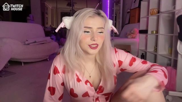 Уфф Света Соллар показала Ножки смотреть онлайн