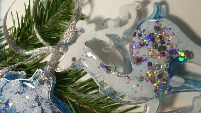 Набор елочных игрушек "Искры" из эпоксидной смолы смотреть онлайн