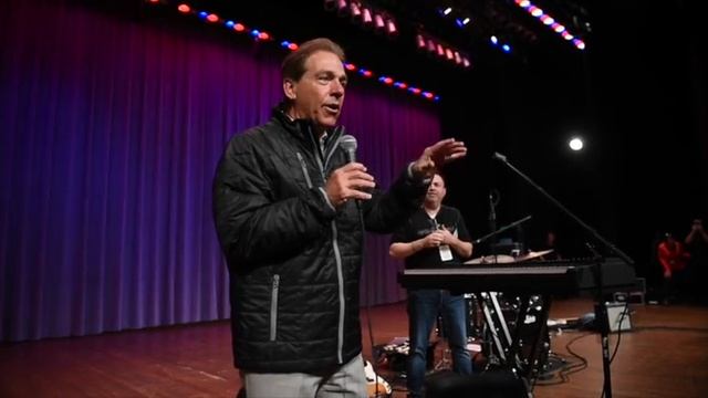 Nick Saban makes appearance at 2017 Mercedes Marathon смотреть онлайн