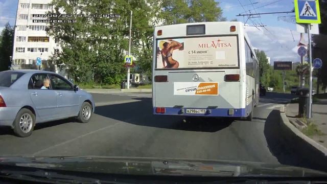 Ребенок в окне авто смотреть онлайн