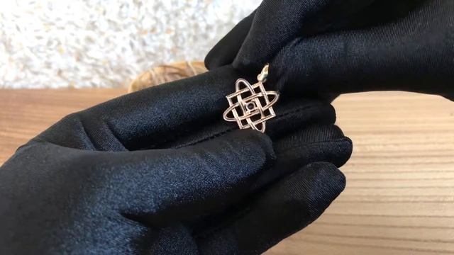 Славянский оберег Звезда Лады. Золото, сапфир природный смотреть онлайн