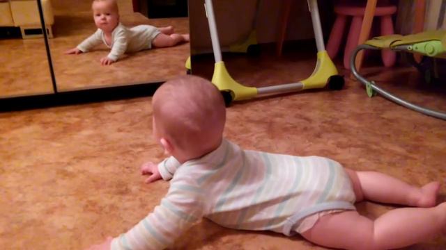 Динасий научился переворачиваться дома смотреть онлайн