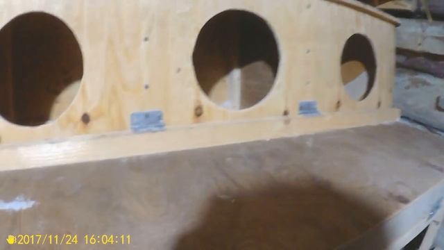 Как мы делали гнездо для кур с ловушкой и наши зимние забавы. смотреть онлайн