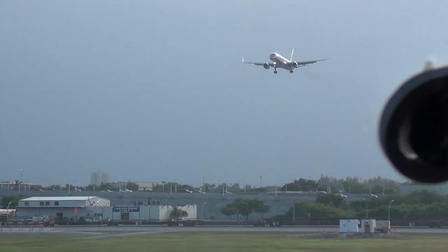 Boeing 747 Cockpit View - Take-Off from Miami Intl. (MIA) смотреть онлайн