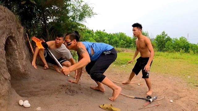 6 Brave Hunters With Pitbull Dog Fight Ferocious Giant Python Lays Eggs To Save The Girl смотреть онлайн