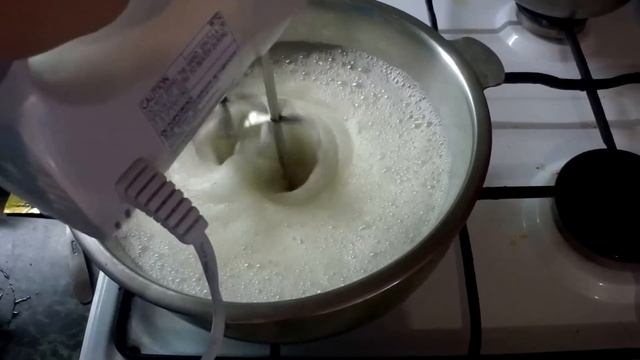 Крем для украшения тортов, МОКРОЕ БЕЗЕ / Cream decoration cream смотреть онлайн