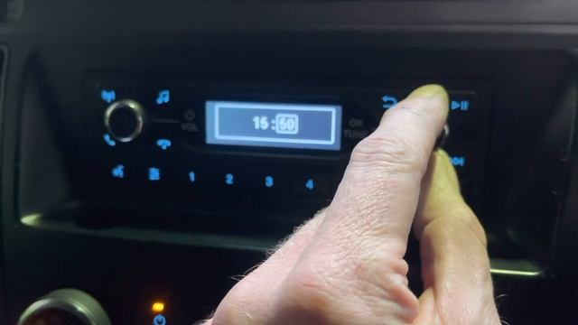 Transit Custom Clock Setting how to change the time and date in the radio смотреть онлайн