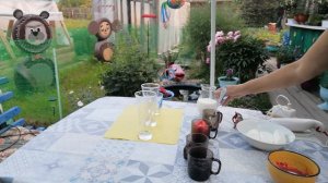 коктейли из клубники,арбуза,жимолости