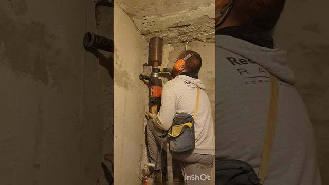 Алмазное сверление в потолок в Крыму (г.Ялта)