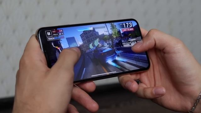 Стоит ли брать iPhone XS Max в 2021-м году?! Его актуальность и честное мнение! смотреть онлайн