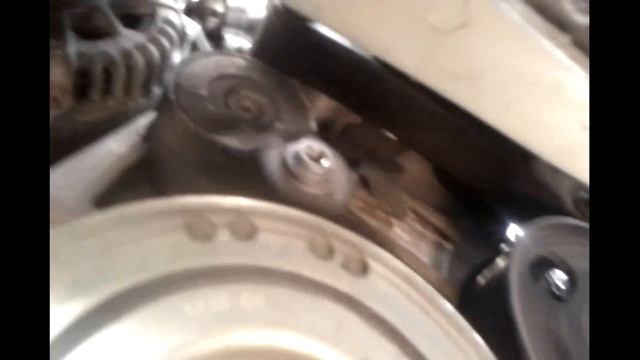 Changement courroie accessoire Fiat Punto grande 1.3L JTD 75ch смотреть онлайн