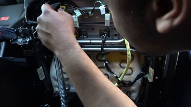 INSTALLING NEW MUGEN MSZ SEMI BUCKET SEATS IN THE 8THGEN HONDA CIVIC SI смотреть онлайн