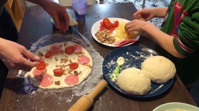 2 часть Пицца на дровах в подовой печи своими руками. Снято на Iphone 8 plus смотреть онлайн
