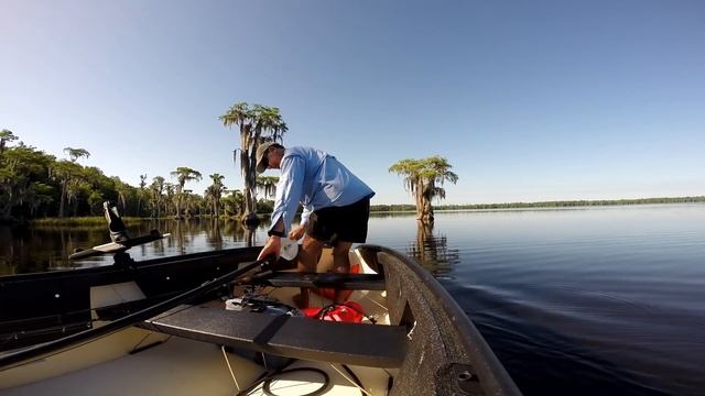 Folding Boat & Suzuki 6 HP Outboard Review смотреть онлайн