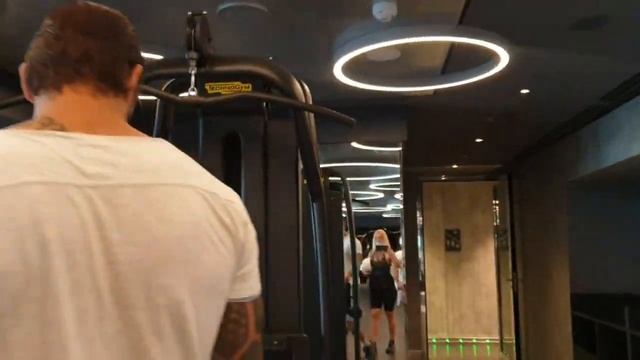 Небольшая прогулка по кораблю смотреть онлайн
