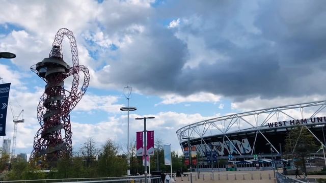 Queen Elizabeth Olympic Park in London | Westfield Stratford | London Stadium | West Ham United F.C смотреть онлайн