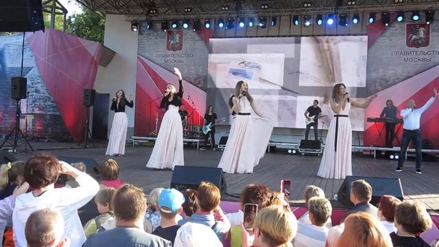 На позицию девушка провожала бойца. смотреть онлайн