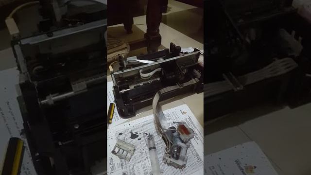 Pemasangan Head Printer Epson L120 смотреть онлайн