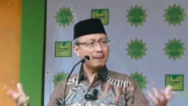 Ust. H. Arif Rahman Hakim, Lc., M.Ag. "Teori Big Bang Dalam Al-Quran Dibuktikan pada Abad Ke-19" смотреть онлайн